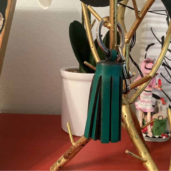 Coach - Picture 4 of 8